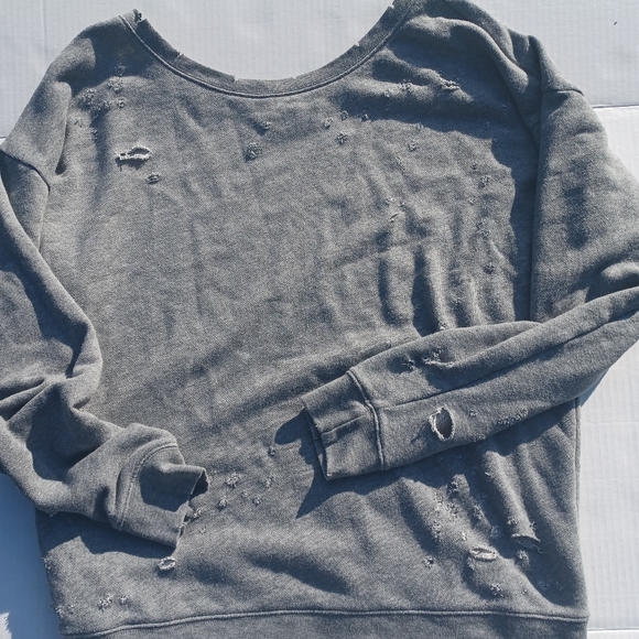 Express Extreme Destressed Crewneck - Picture 3 of 8